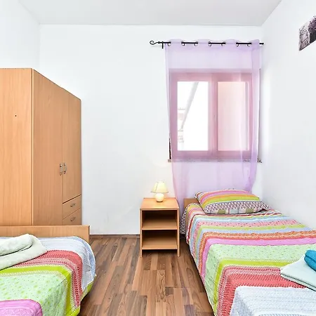 Dom wakacyjny House 1962 Galižana