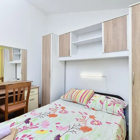 House 1962 Hébergement de vacances Galižana