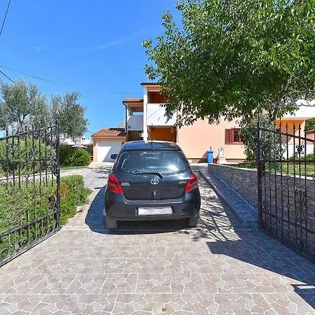 House 1962 Galižana