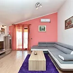 Holiday home House 1962